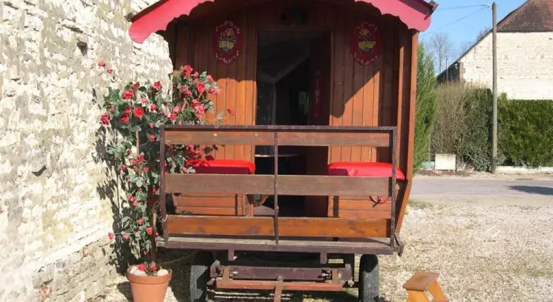 Khatoun Yourte & Roulotte