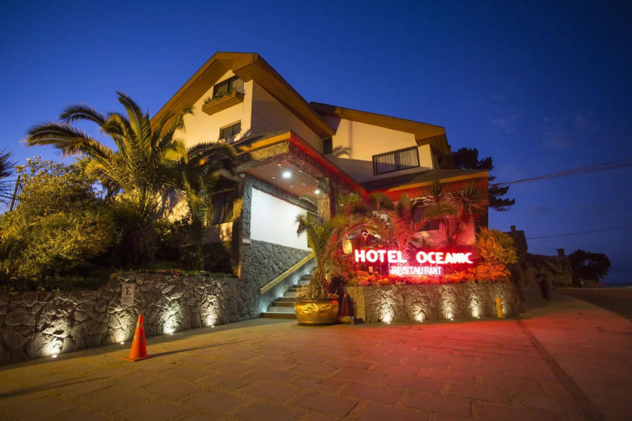 Hotel Oceanic