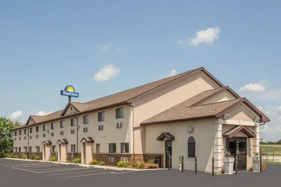 Days Inn Le Roy/Bloomington Southeast