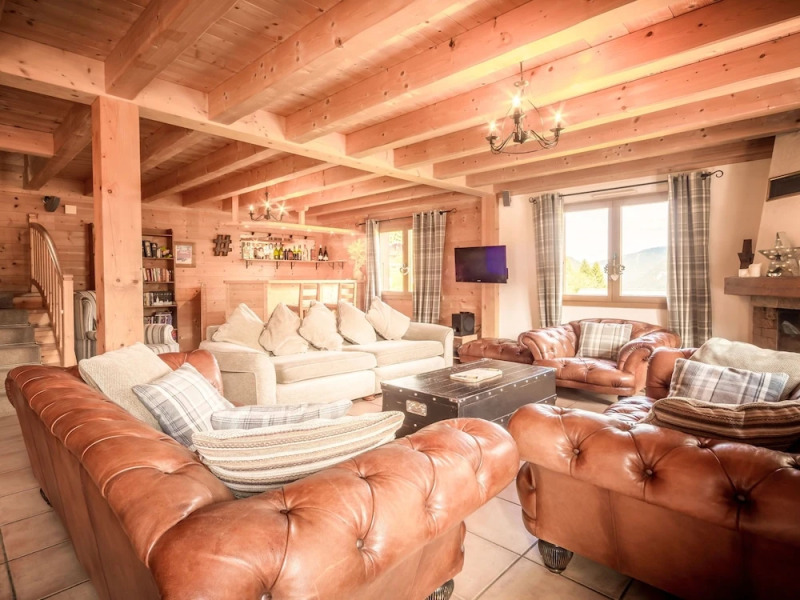 Luxury Holiday Home in La Côte-d'arbroz With Sauna