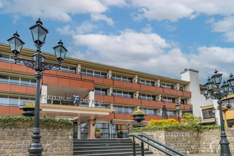 Fletcher Familiehotel De Hunzebergen