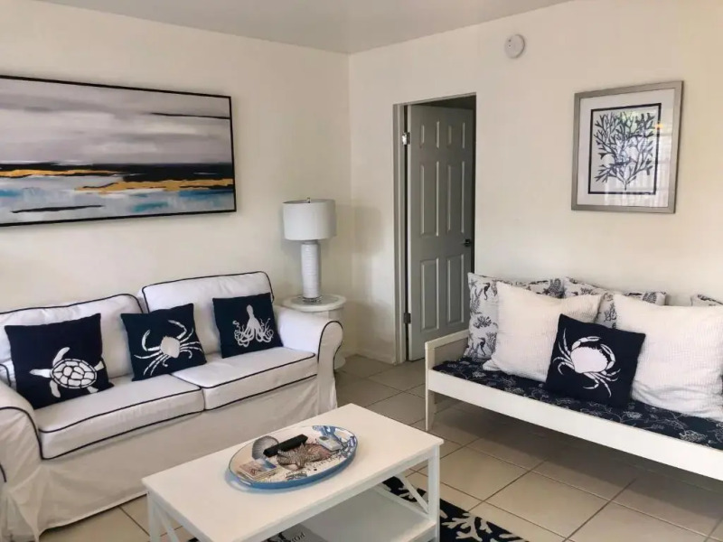 Gorgeous Beachy Chic Condo in Key Biscayne