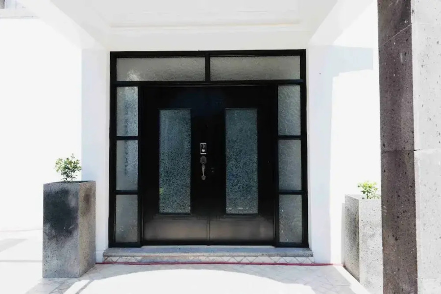 10 Large suite for 4 people