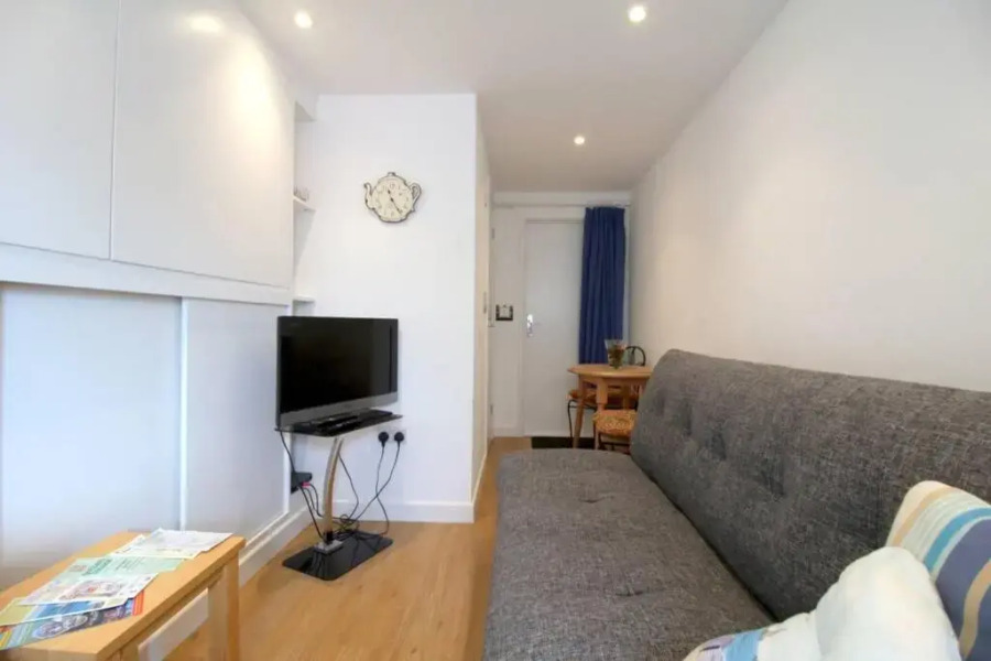 Pebbles Apartment