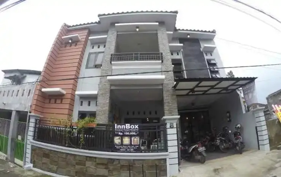 InnBox Capsule Hotel