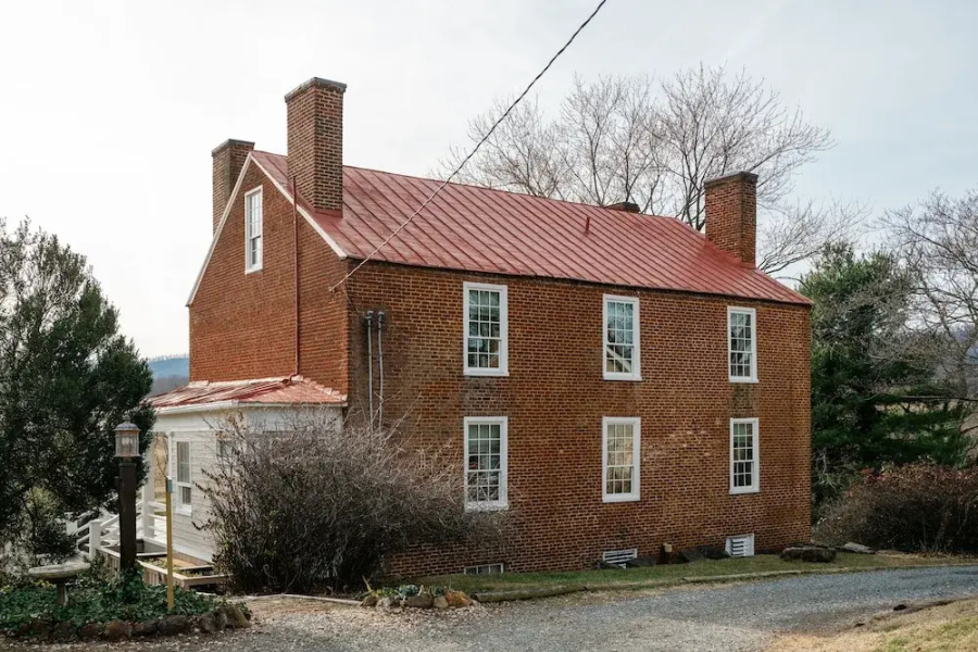 The Crossroads Inn