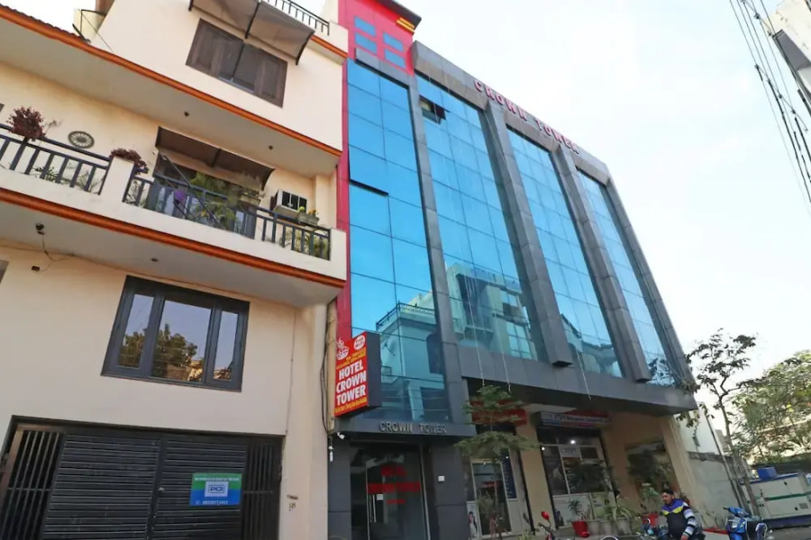 OYO 29127 Hotel Crown Tower