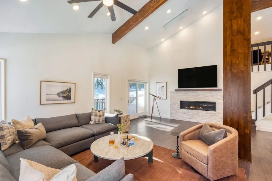 Explorer by Avantstay Close to Slopes Game Room Guest Suite