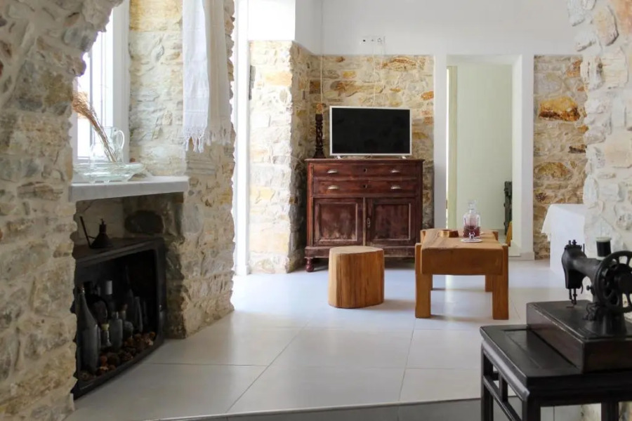 Laina Traditional Guest House