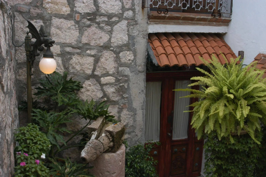 Hotel La Casa de las Rosas