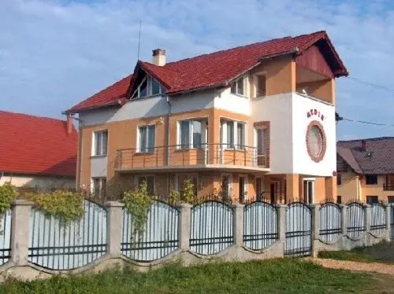 Pensiunea Redis
