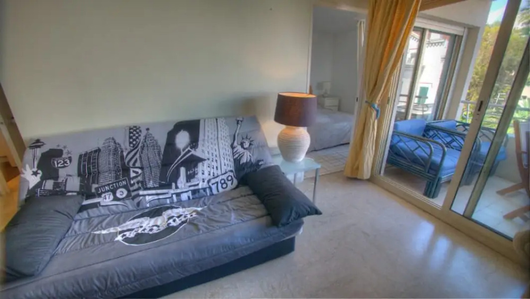 T2 vue mer 100m plages piscine PKG