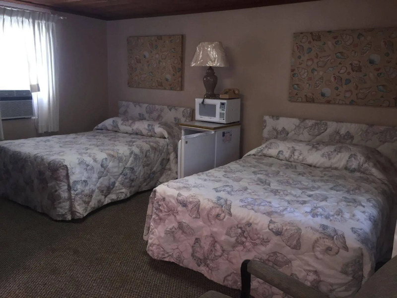 Captain's Cove Motel