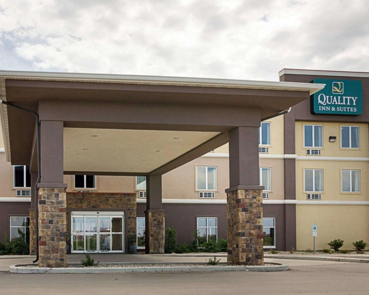 Quality Inn & Suites Minot North