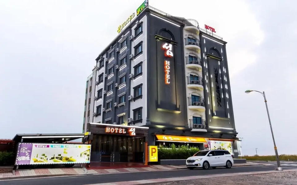 Gunsan Island Hotel