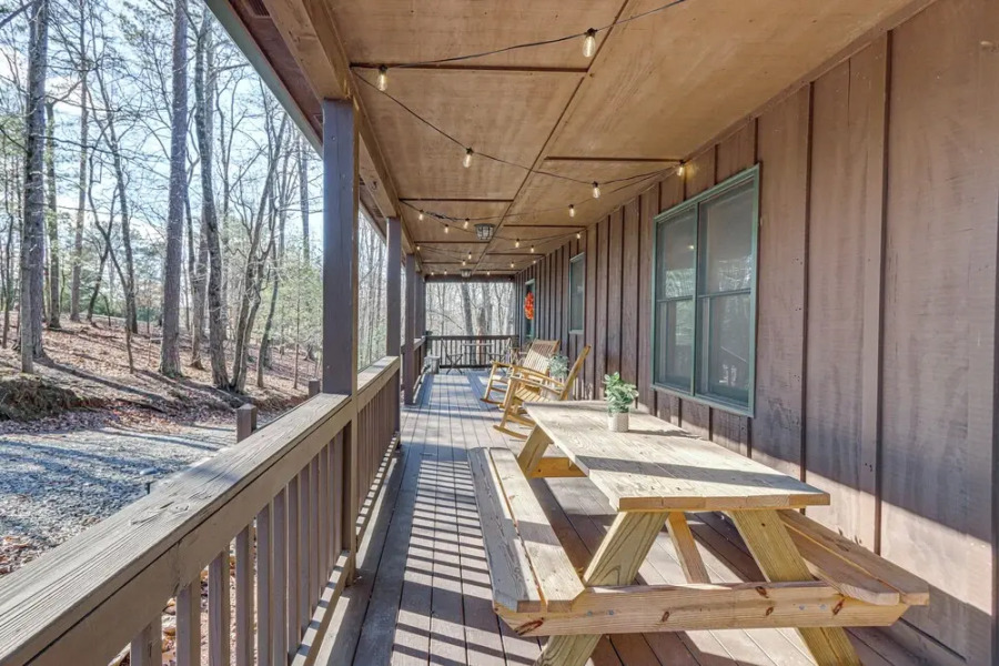 Peaceful Ellijay Cabin: Pool Access & Resort Perks