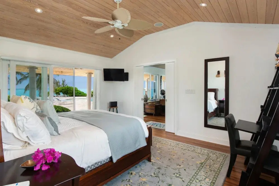 Neptune Cove 5 Bedroom Home