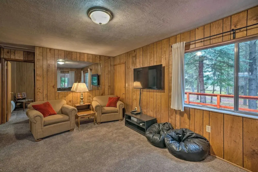 2 Cozy Island Park Cabins w/ Near the Lake!