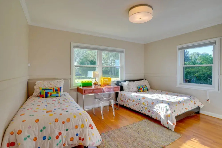 Lakefront Winter Haven Retreat: Hot Tub & Patio!