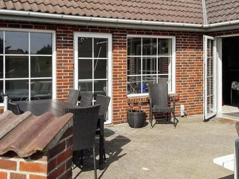 Five-Bedroom Holiday home in Blåvand 16