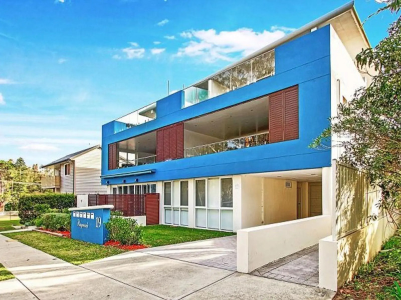 Large Outdoor Entertaining with Outdoor Kitchen and a 2 Minute Walk to Huskisson Beach