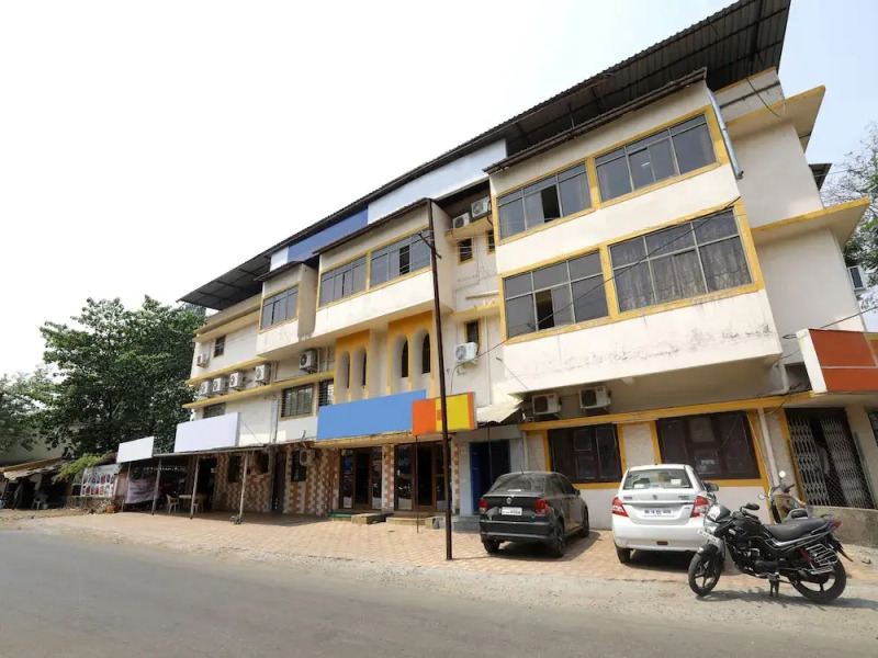 OYO 11967 Hotel Clarissa