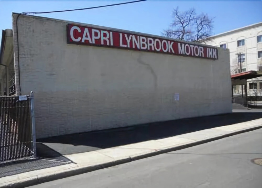 Capri Lynbrook Motor Inn