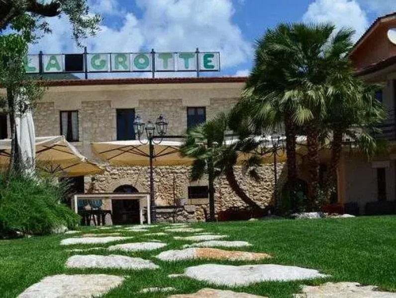 Hotel La Grotte