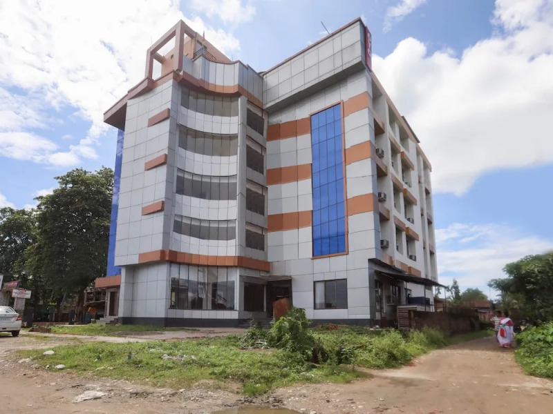 OYO 26683 Earl Grey Hotel