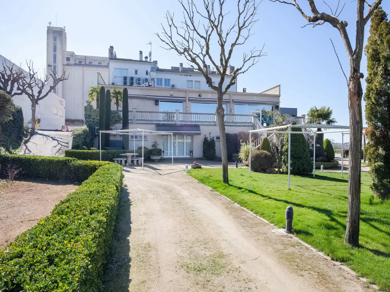 Hotel Blanc i Negre by OYO Rooms