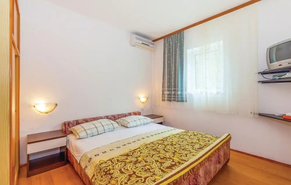 Awesome Home in Jablanac With Wifi and 6 Bedrooms