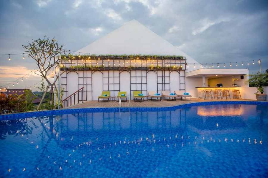 RV Hotel Gianyar