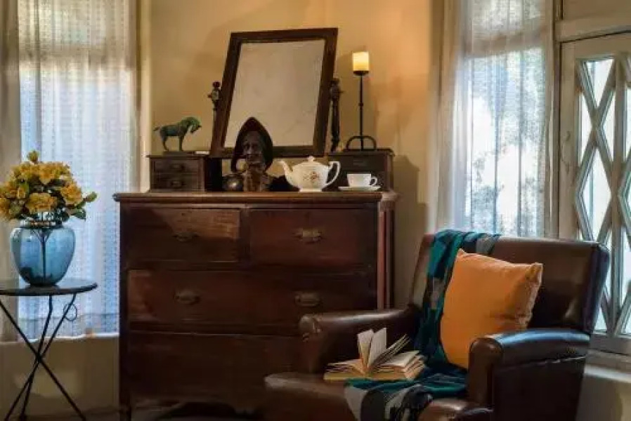 SaffronStays Parsi Manor