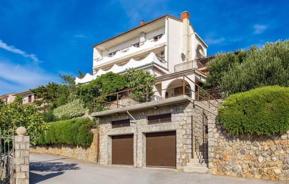 Nice Home in Sveti Juraj With Wifi and 2 Bedrooms