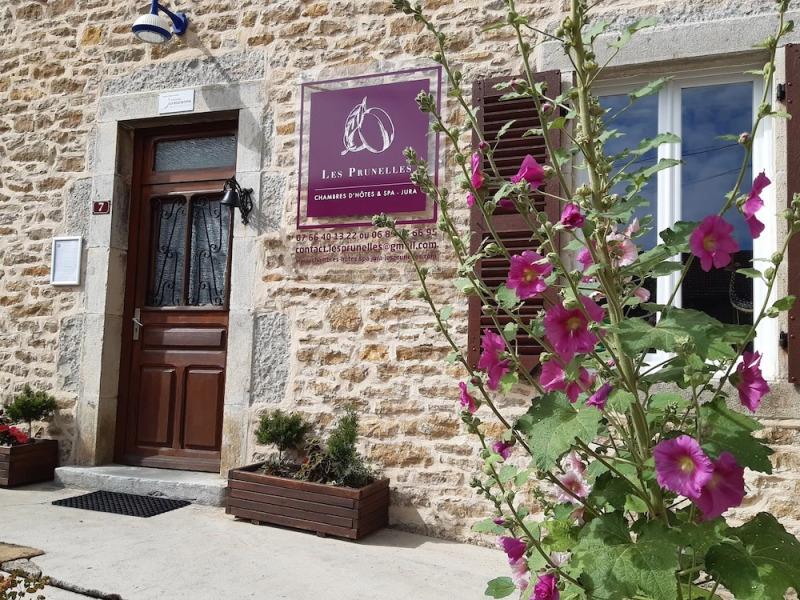 LES PRUNELLES Chambres d'hôtes & Spa