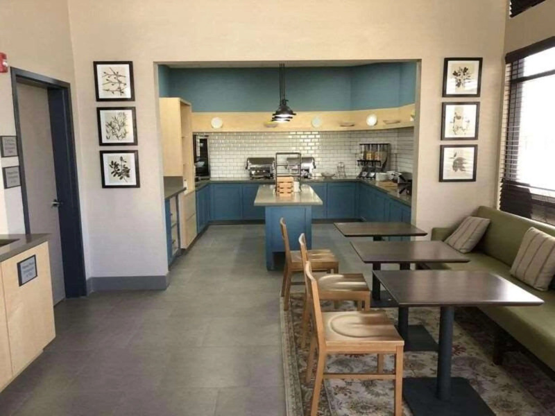 Country Inn & Suites by Radisson, Bakersfield, CA