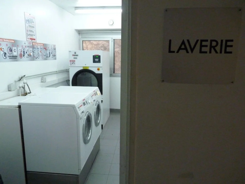 Grande piscine a debordement vue mer