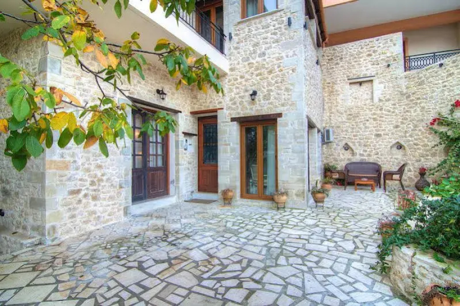 Alexandros Villa