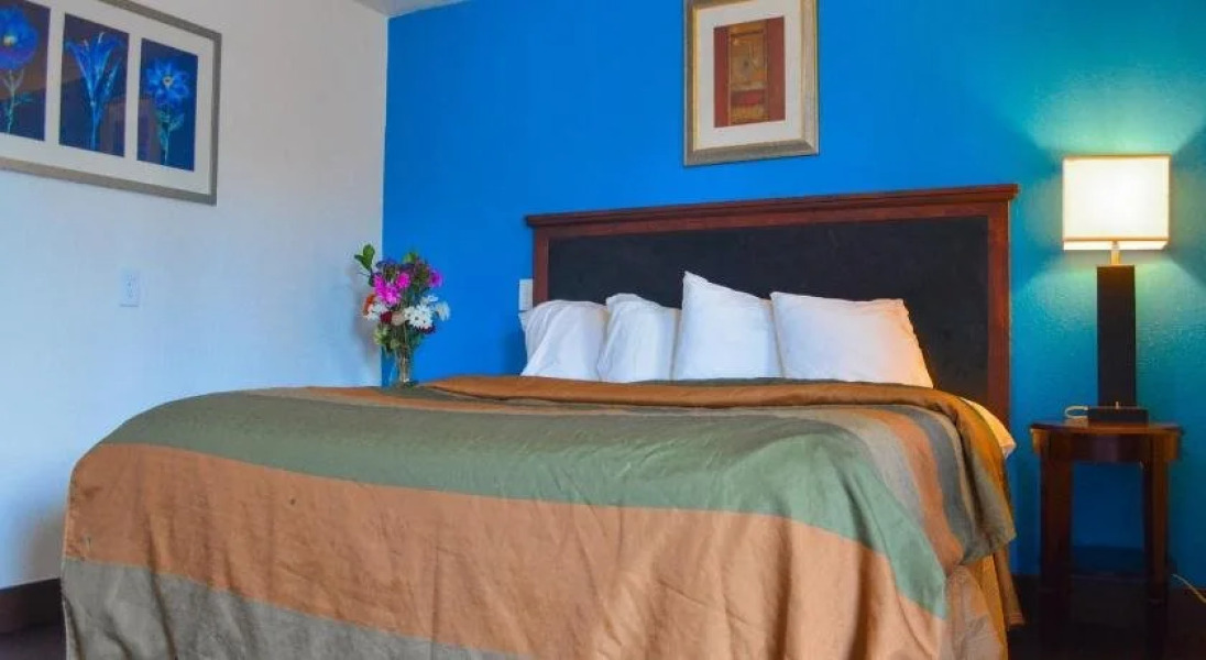 Del Rancho Motel By Townhouse Portland OR Hwy 205