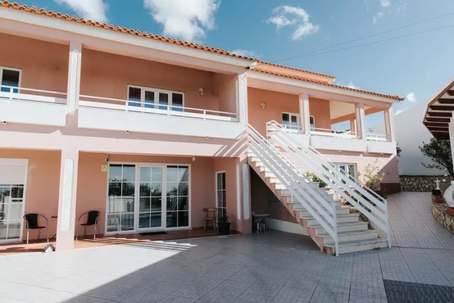 O House Ericeira Hills