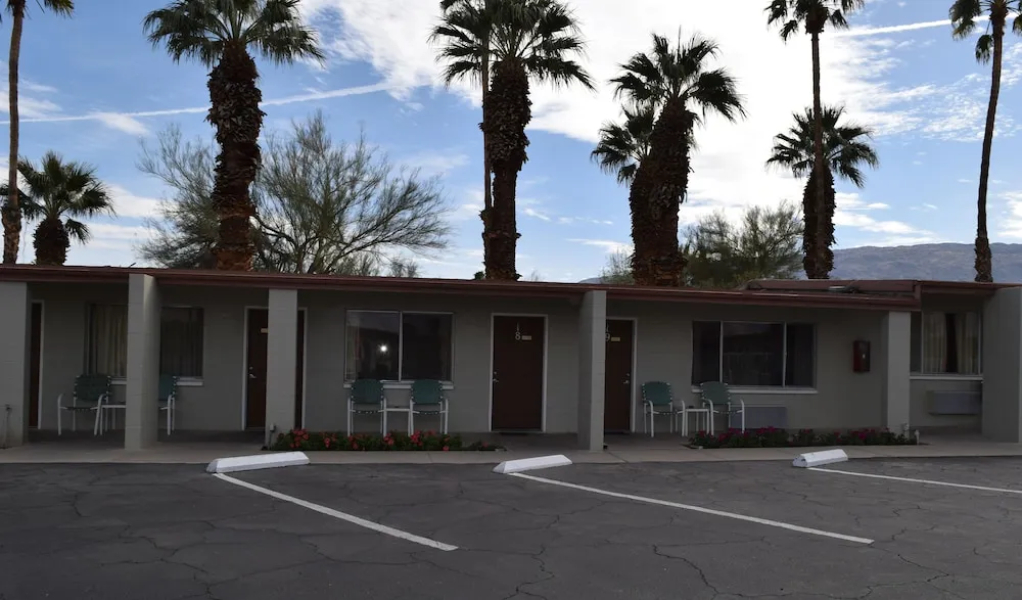 Stanlunds Inn And Suites