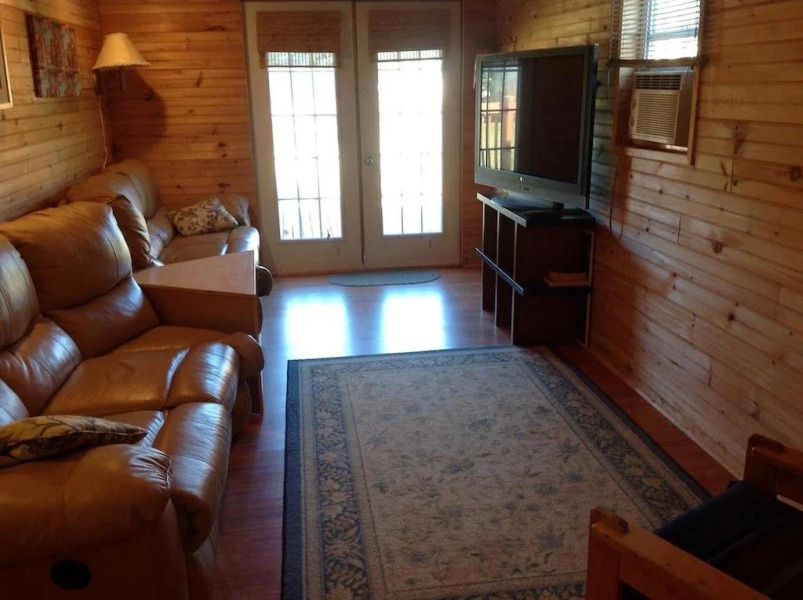 Parkside Cottages and Suites