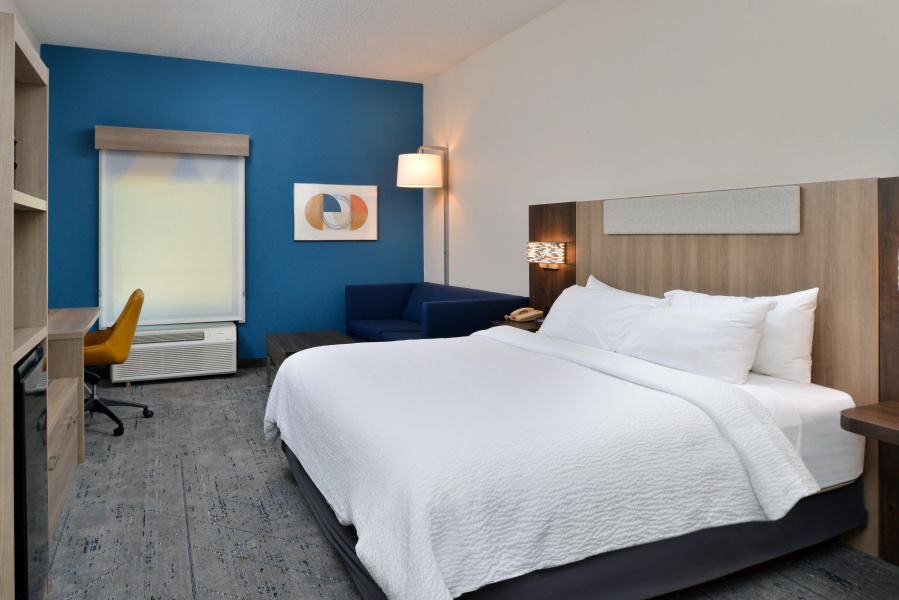 Holiday Inn Express Lewisburg/New Columbia