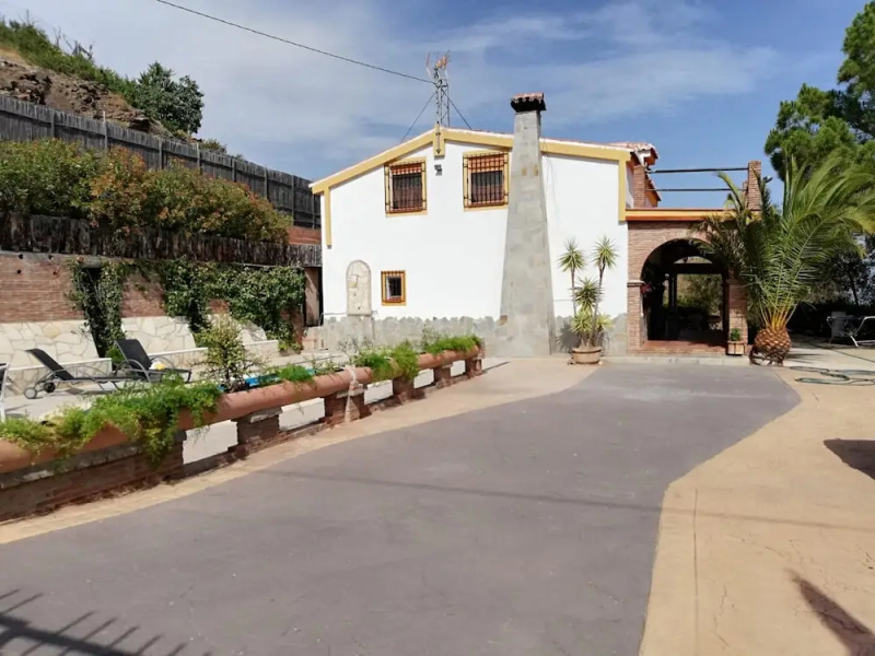 Chalet with 4 Bedrooms in Cútar, with Wonderful Mountain View, Private Pool, Enclosed Garden - 18 Km From the Beach