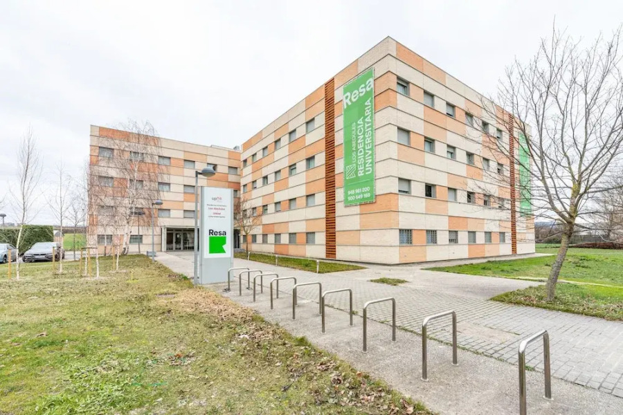 Albergue Residencia Universitaria Resa Los Abedules - Campus Accomodation