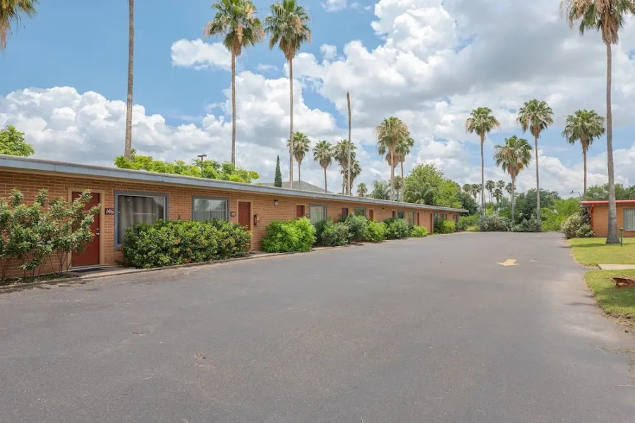 Vali-Ho Motel