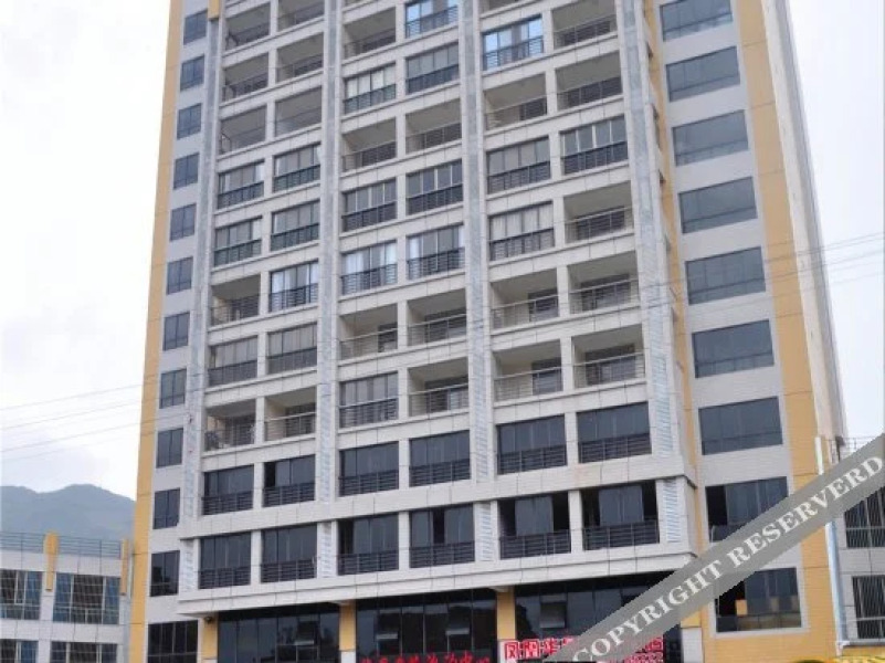 Fenghuang Huajing Pinwei Hotel