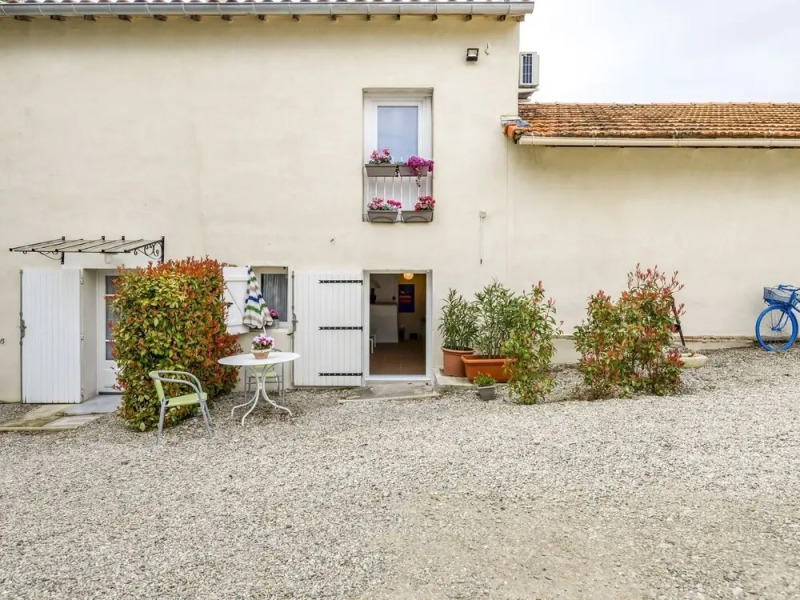 Inviting Holiday Home in Rasteau Near Vaison la Romaine