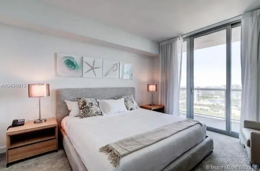 Stunning 2 Bedroom Bay Front Apt w/ Breathless View 1909