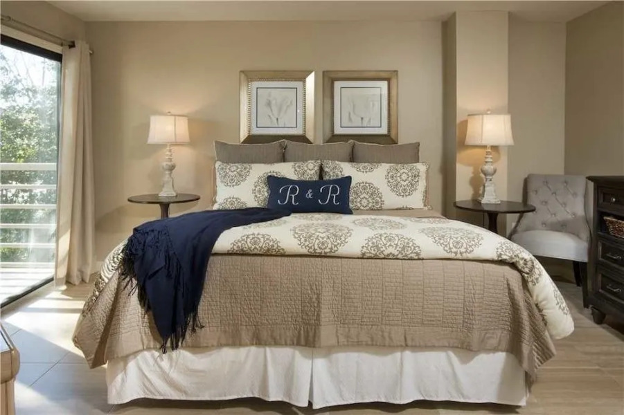 Villamare 3231 by RedAwning